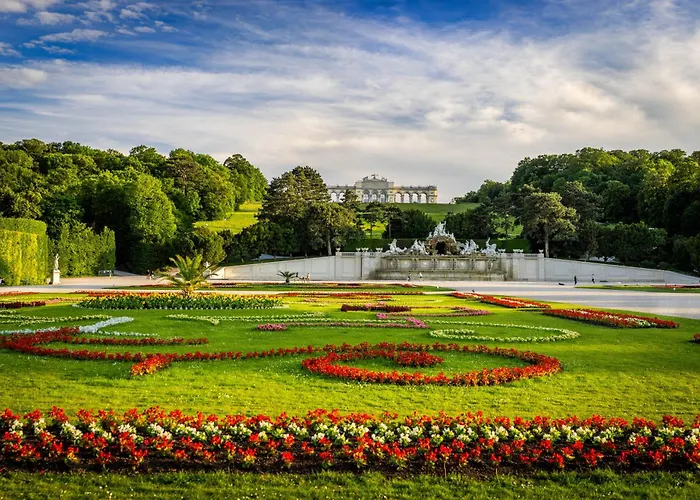 Somerset Schoenbrunn